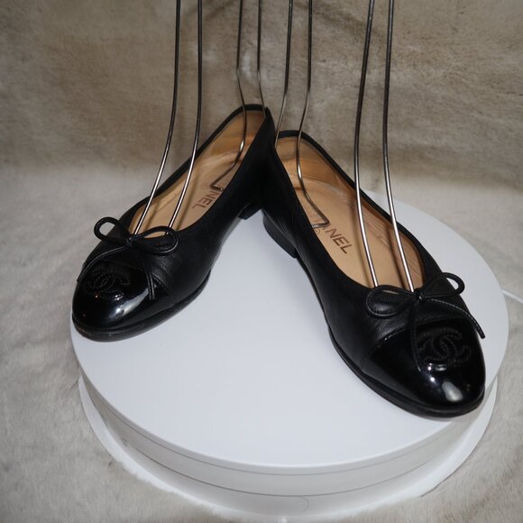 Chanel Ballet Shoes - Picture 3 of 16